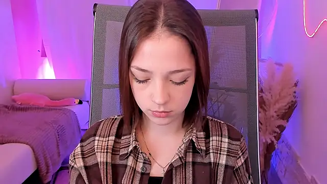 PamBeesly online show from December 16, 2025, 8:29 am