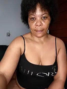 Snapshot of Fattypussyxx chatting on July 18, 2026, 2:20 am Fattypussyxx online show from July 18, 2026, 2:20 am