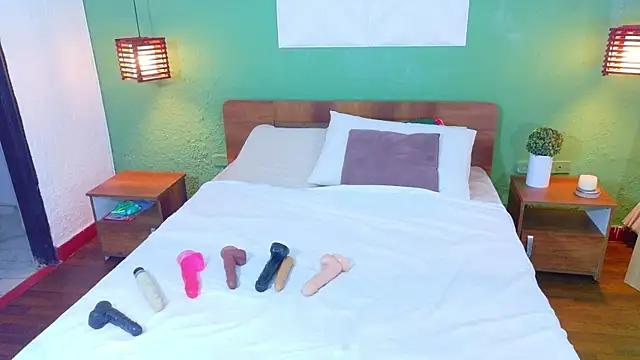 tinyy whore18 online show from April 17, 2026, 6:27 am