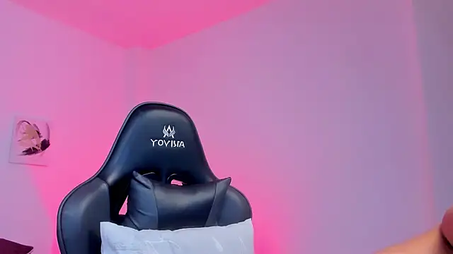 sophierooy22 online show from March 16, 2026, 2:53 pm