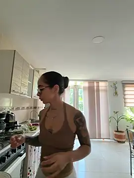 sophierooy22 online show from June 18, 2026, 5:29 pm