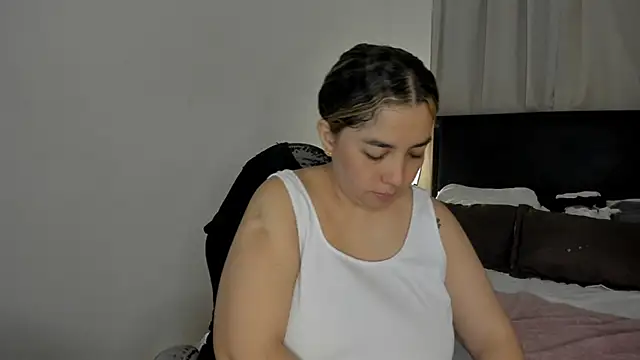 brithany olson25 online show from February 10, 2026, 12:15 pm