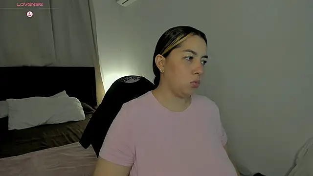 brithany olson25 online show from March 15, 2026, 3:35 am