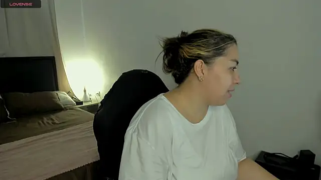 brithany olson25 online show from March 20, 2026, 9:38 pm