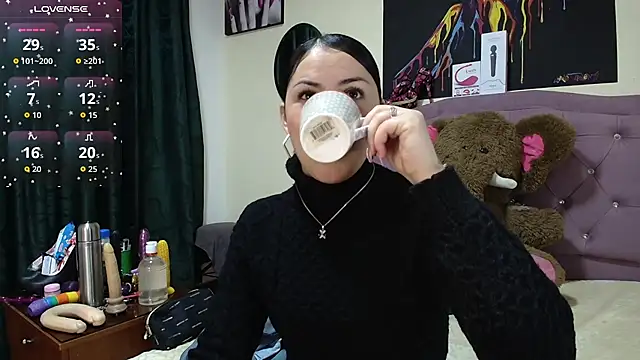 Emmie Hot online show from October 16, 2025, 12:13 pm