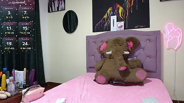 Emmie Hot online show from March 25, 2026, 12:04 pm