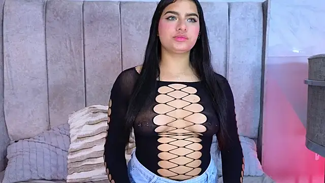 karoll danielss online show from February 4, 2025, 4:05 am