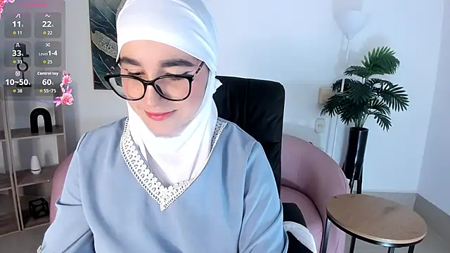 Ayha khalaf online show from September 9, 2025, 1:16 am