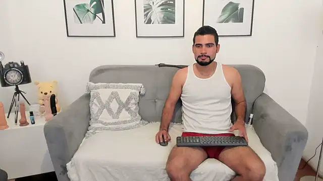 luxurycoupl online show from March 8, 2025, 3:28 am