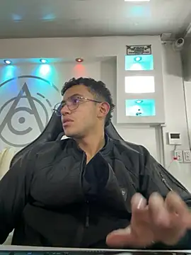 Thonny-becker online show from October 21, 2025, 11:26 pm