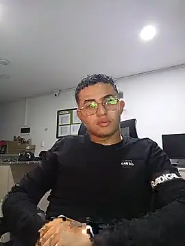 Thonny-becker online show from March 1, 2025, 11:37 pm