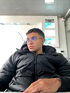 Thonny-becker online show from October 12, 2025, 4:08 pm