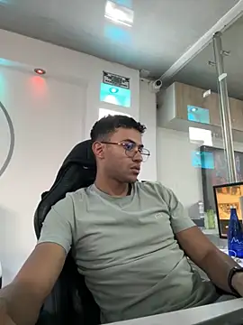 Thonny-becker online show from October 19, 2025, 10:34 pm