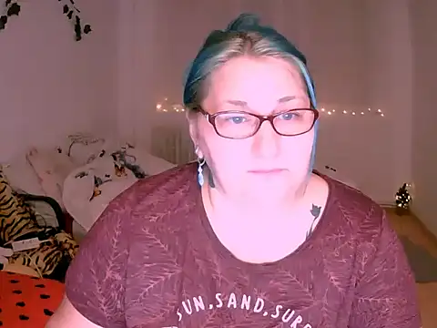 Marryllunax online show from January 16, 2026, 5:28 pm