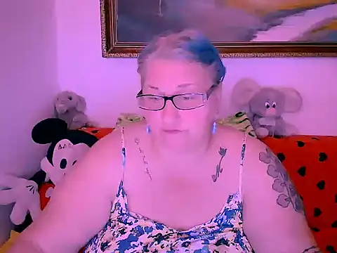 Marryllunax online show from October 26, 2025, 5:46 pm