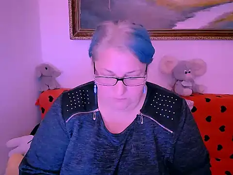 Marryllunax online show from October 24, 2025, 2:38 pm