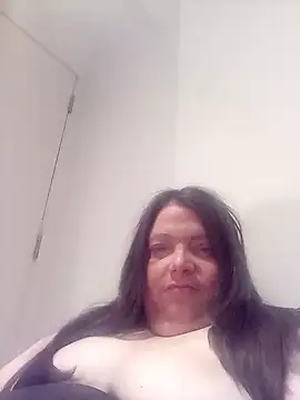 HotHornyEmmaX online show from February 6, 2025, 6:18 am