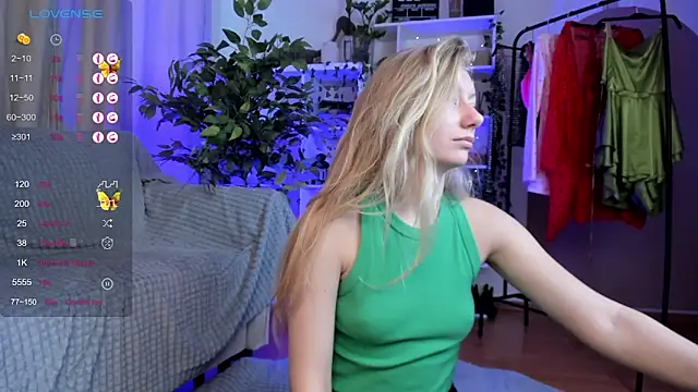 Snapshot of Rachel_Rut chatting on October 9, 2025, 4:13 am Rachel Rut online show from October 9, 2025, 4:13 am