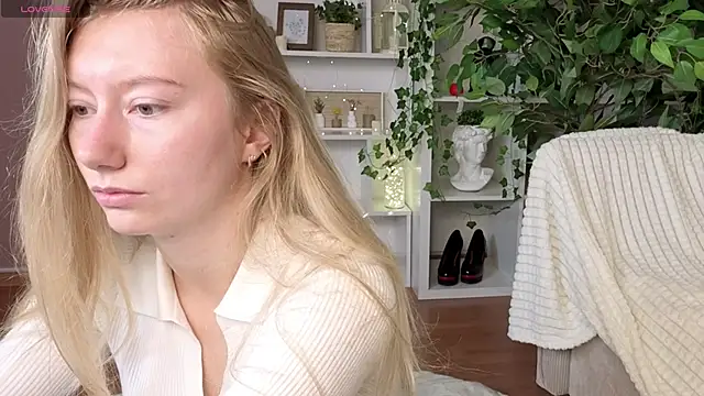 Snapshot of Rachel_Rut chatting on September 23, 2025, 4:19 am Rachel Rut online show from September 23, 2025, 4:19 am