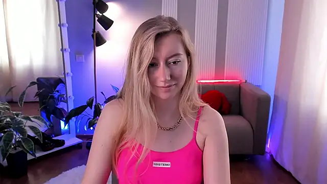 Snapshot of Rachel_Rut chatting on March 18, 2025, 8:39 am Rachel Rut online show from March 18, 2025, 8:39 am