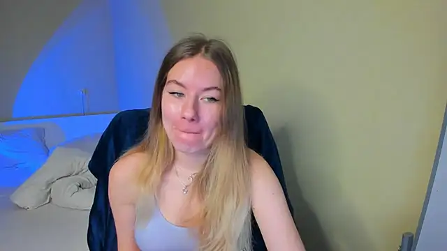 EmilyPaw online show from February 9, 2025, 7:37 am