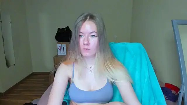 EmilyPaw online show from February 21, 2025, 9:13 am