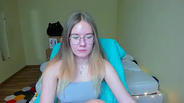 EmilyPaw online show from February 18, 2025, 5:31 pm