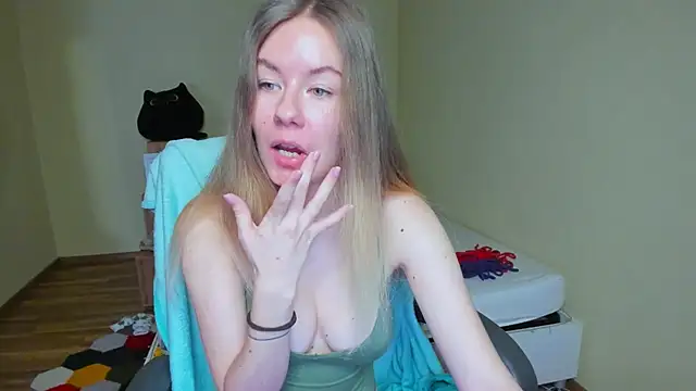 EmilyPaw online show from March 22, 2025, 7:15 am