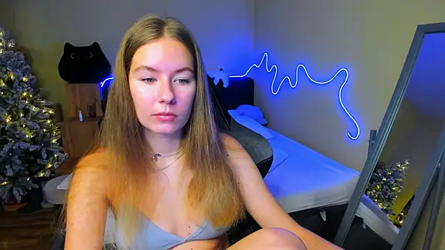 EmilyPaw online show from December 16, 2025, 8:51 am