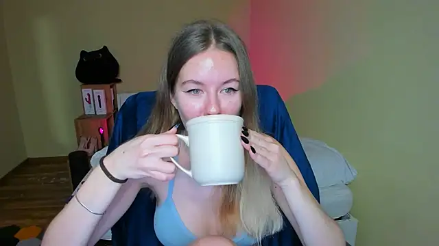 EmilyPaw online show from February 11, 2025, 12:15 pm