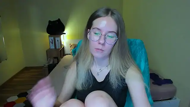 EmilyPaw online show from February 22, 2025, 5:24 pm