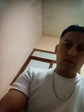 LuisMex1998 online show from July 10, 2026, 5:40 am