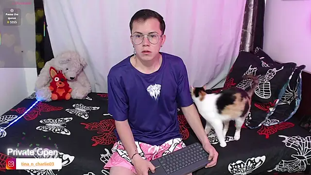 Tina 4 Charlie online show from September 14, 2025, 12:38 pm