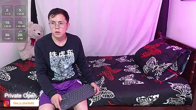 Tina 4 Charlie online show from September 18, 2025, 11:19 pm