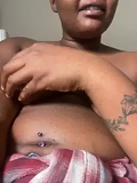 Snapshot of MidnightMuse666 chatting on February 1, 2026, 1:53 pm MidnightMuse666 online show from February 1, 2026, 1:53 pm