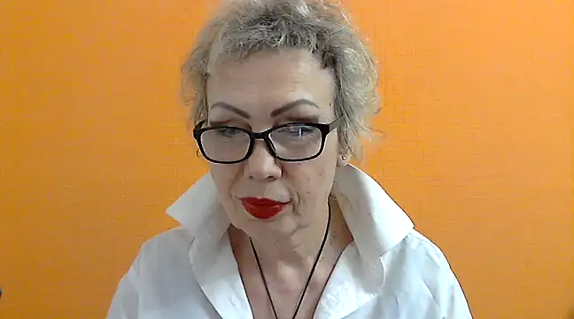 NessyJenixs online show from March 5, 2025, 5:50 pm