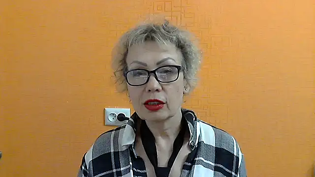 NessyJenixs online show from March 22, 2025, 7:20 pm