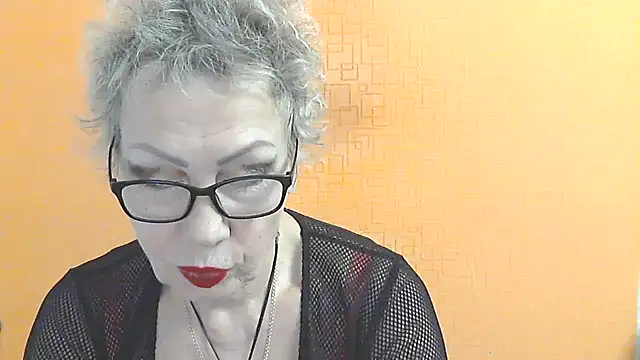 NessyJenixs online show from December 23, 2025, 7:40 am