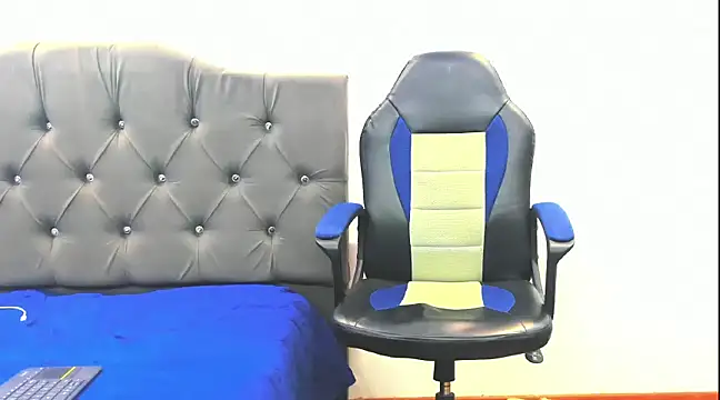 carlos alber12 online show from March 15, 2025, 9:27 pm