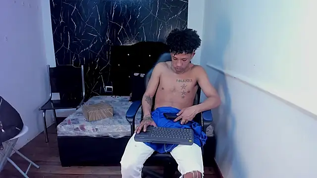 carlos alber12 online show from November 22, 2025, 7:13 pm