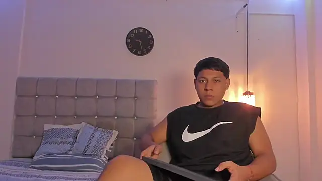 Tylerdrdn online show from October 26, 2025, 6:47 am