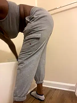 Snapshot of theprettysoles chatting on October 6, 2025, 9:15 pm theprettysoles online show from October 6, 2025, 9:15 pm