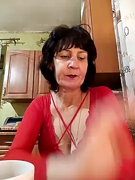 Laura Kiss online show from December 15, 2025, 5:08 pm