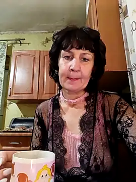 Laura Kiss online show from December 16, 2025, 3:05 pm