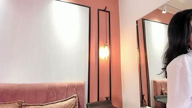 Snapshot of fiorella_paris chatting on March 6, 2025, 4:19 am fiorella paris online show from March 6, 2025, 4:19 am