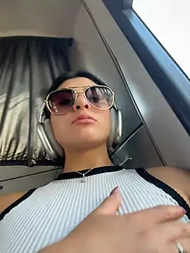 fiorella paris online show from February 27, 2026, 6:52 pm