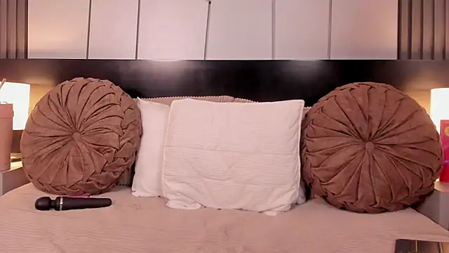 Snapshot of fiorella_paris chatting on October 7, 2025, 6:03 am fiorella paris online show from October 7, 2025, 6:03 am