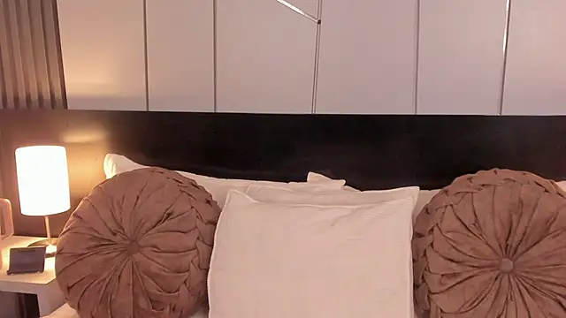 Snapshot of fiorella_paris chatting on September 28, 2025, 4:08 am fiorella paris online show from September 28, 2025, 4:08 am