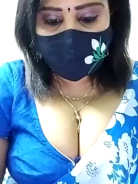 Queenflowerr online show from September 10, 2025, 5:01 pm