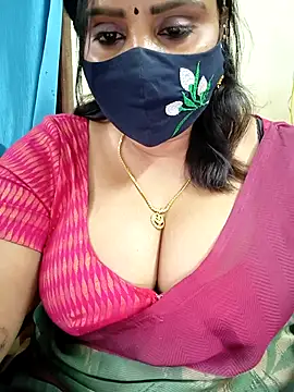 Queenflowerr online show from February 23, 2026, 5:57 pm